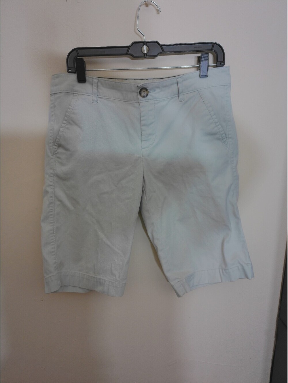 Eddie Bauer Shaw Chino Shorts Womens Light Blue Size 4 Bermuda Stretch Cotton